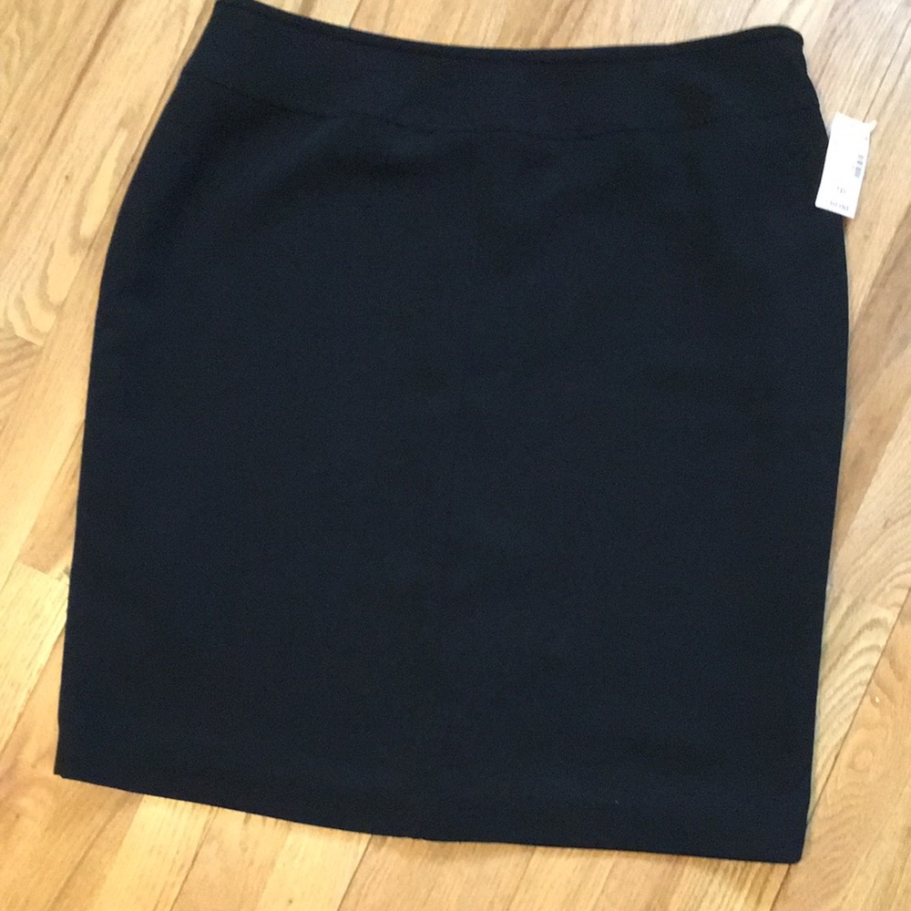 BNWT Jones Studio Classic Black Skirt